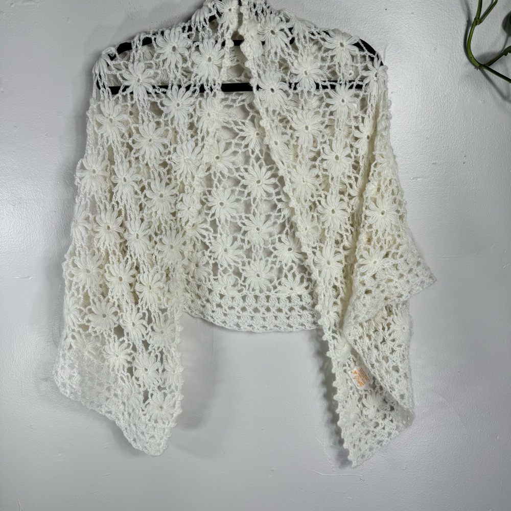 vintage Japanese cream crochet shawl scarf handknit floral wrap made in japan